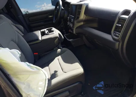 2023 Ram 1500 Tradesman 4X4 5'7 Box z USA, uszkodzony, nr VIN 1C6SRFGTXPN677756